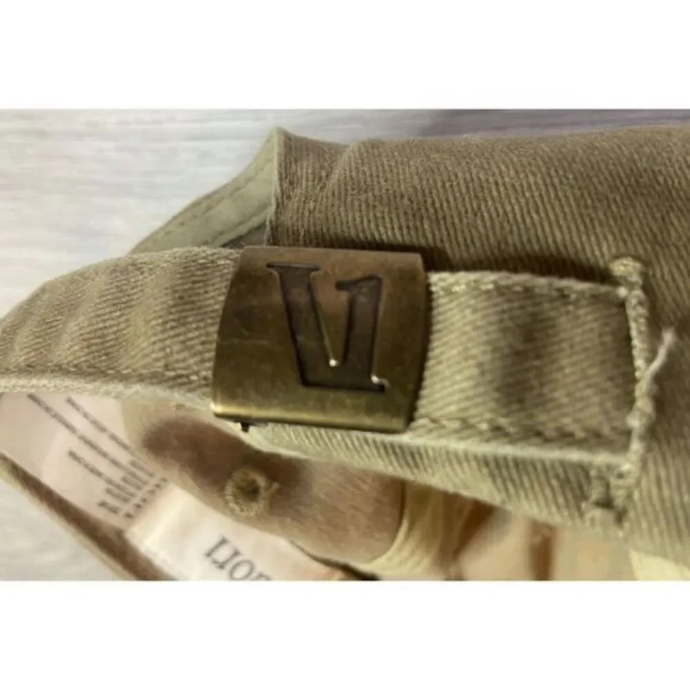 Vuori ensure navy listed